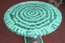 Vì sao bàn đá lông công có giá tới nửa tỷ?