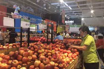 Trái cây nhập khẩu rẻ bất ngờ: Táo Mỹ còn gần 30.000 đồng/kg