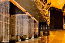 Ăn vàng, uống vàng: Thú xa xỉ ở khách sạn chọc trời