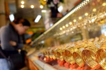 Giá vàng đang biến động từng phút