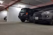 Hàng chục ô tô "nhốt" trong hầm, lộ sai phạm của The Sun Garden