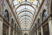 Trăm năm thăng trầm “mốt” kiến trúc hẻm có mái che