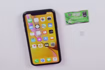 iPhone XR khóa mạng về Việt Nam: Giá cao, ít người quan tâm