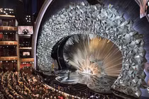 Choáng ngợp sân khấu đính 45 triệu viên pha lê để trao giải Oscar