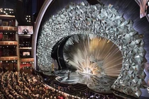 Choáng ngợp sân khấu đính 45 triệu viên pha lê để trao giải Oscar