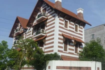 Lạc vào “phố đại gia” ở Long Biên, Hà Nội