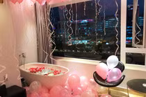 “Hết hồn” khách sạn có bồn tắm lộ thiên nhìn ngắm toàn Sài Gòn