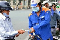 Giá xăng giảm nhẹ bắt đầu từ chiều nay