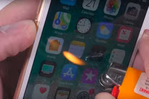 iPhone 8 vẫn sống tốt trong màn tra tấn khủng khiếp