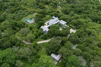 Biệt thự ông Obama ở rao bán 2 năm, giảm giá 2 lần vẫn "ế"