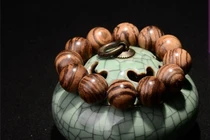 Những tác phẩm đẹp mê hồn từ gỗ thủy tùng quý hơn vàng