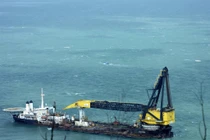 Hình ảnh “siêu khủng” tàu cẩu Wealthy Global khi chưa cháy