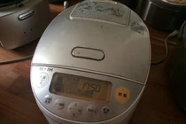 4 triệu mua nồi cơm điện Nhật cũ: Chồng “cuồng” hàng bãi, vợ phát hãi