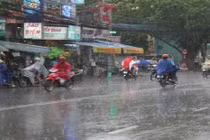 Miền Bắc mưa dông kéo dài, đối diện nguy cơ lũ quét