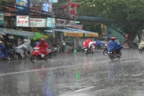 Miền Bắc mưa dông kéo dài, đối diện nguy cơ lũ quét