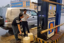 Tự ý tăng giá xăng sau bão, một cửa hàng bị phạt 40 triệu