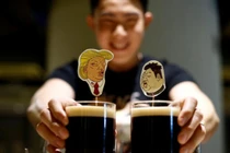 Người Singapore nghĩ đủ cách kiếm tiền nhờ thượng đỉnh Mỹ-Triều