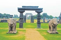 Những ngôi đền cổ ma mị đã trải qua hàng nghìn năm lịch sử