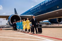 Sự thật bất ngờ về đồng phục gây tranh cãi của VNA