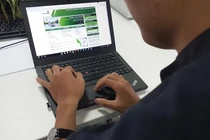 Khách phàn nàn phí cao, Vietcombank nói phí thấp nhất thị trường