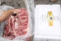 Giật mình 170 tấn thịt trâu Trung Quốc "mập mờ" suýt vào Việt Nam