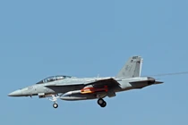 Tích hợp tên lửa SM-6 vào tiêm kích F/A-18, hé lộ ý đồ của Mỹ