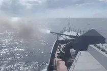 Các tàu hộ tống Nga diễn tập triển khai chiến đấu với pháo cực mạnh