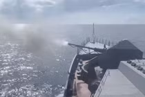 Các tàu hộ tống Nga diễn tập triển khai chiến đấu với pháo cực mạnh