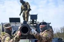 Đức bí mật gửi 'gói vũ khí khổng lồ' tới Ukraine