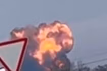 Máy bay vận tải quân sự Nga rơi ở vùng giáp Ukraine, 74 người thiệt mạng