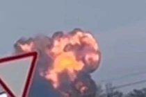 Máy bay vận tải quân sự Nga rơi ở vùng giáp Ukraine, 74 người thiệt mạng