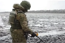 Ukraine rải mìn dựng “vành đai lửa”, chặn đà tiến công của Nga