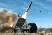 Mỹ xác nhận bí mật chuyển tên lửa ATACMS tầm bắn "khủng" cho Ukraine