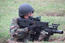 "Siêu súng trường tấn công" Tar-21 trang bị cho dân quân tự vệ