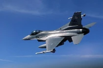 Tốc độ tối đa của tiêm kích F-16 khác xa so với “quảng cáo“