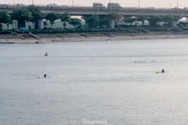 Tận mục "hồ tử thần" ở Hà Nội