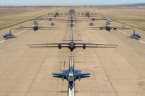 “Quý bà rồng” U-2 Mỹ thực hiện “Voi đi bộ” trước khi chia tay bầu trời