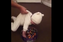 Hài hước ông bố biến con thành chiếc cần câu