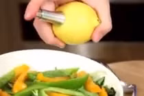 Độc đáo dụng cụ vắt nước chanh cực nhanh