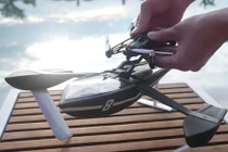 Xem máy quay mini chạy trên mặt nước như du thuyền