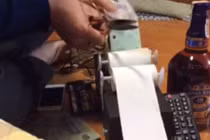 Clip “gây sốc” máy in tiền giả 500.000 đồng