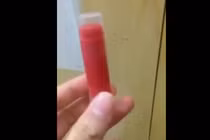 Mẹo đơn giản phân biệt son thật và giả