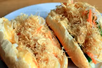 Lạ miệng với món bánh mỳ gà Đà Nẵng chính hiệu 