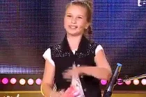 Bé gái hát hay khiến BGK không ngừng khen ngợi