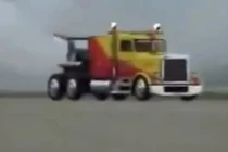 Xem container chạy bằng động cơ máy bay phản lực