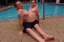 Cuộc sống khó tin của hai người đàn ông chung cơ thể