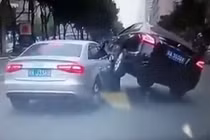 Lấn đường, Audi bị Nissan cưỡi cổ