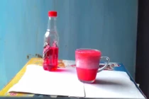 Hiện tượng kỳ lạ khi cho sữa tươi vào nước ngọt