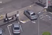 Thót tim cảnh thiếu nữ phóng xe như điên trong công viên