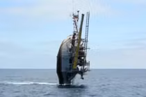 Chiếc tàu khổng lồ có thiết kế dị nhất thế giới